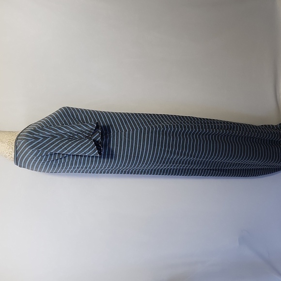 Lularoe Women's Grey Blue Striped Short Cap Sleeve Stretch Shirt Maxie Size L - Picture 5 of 12